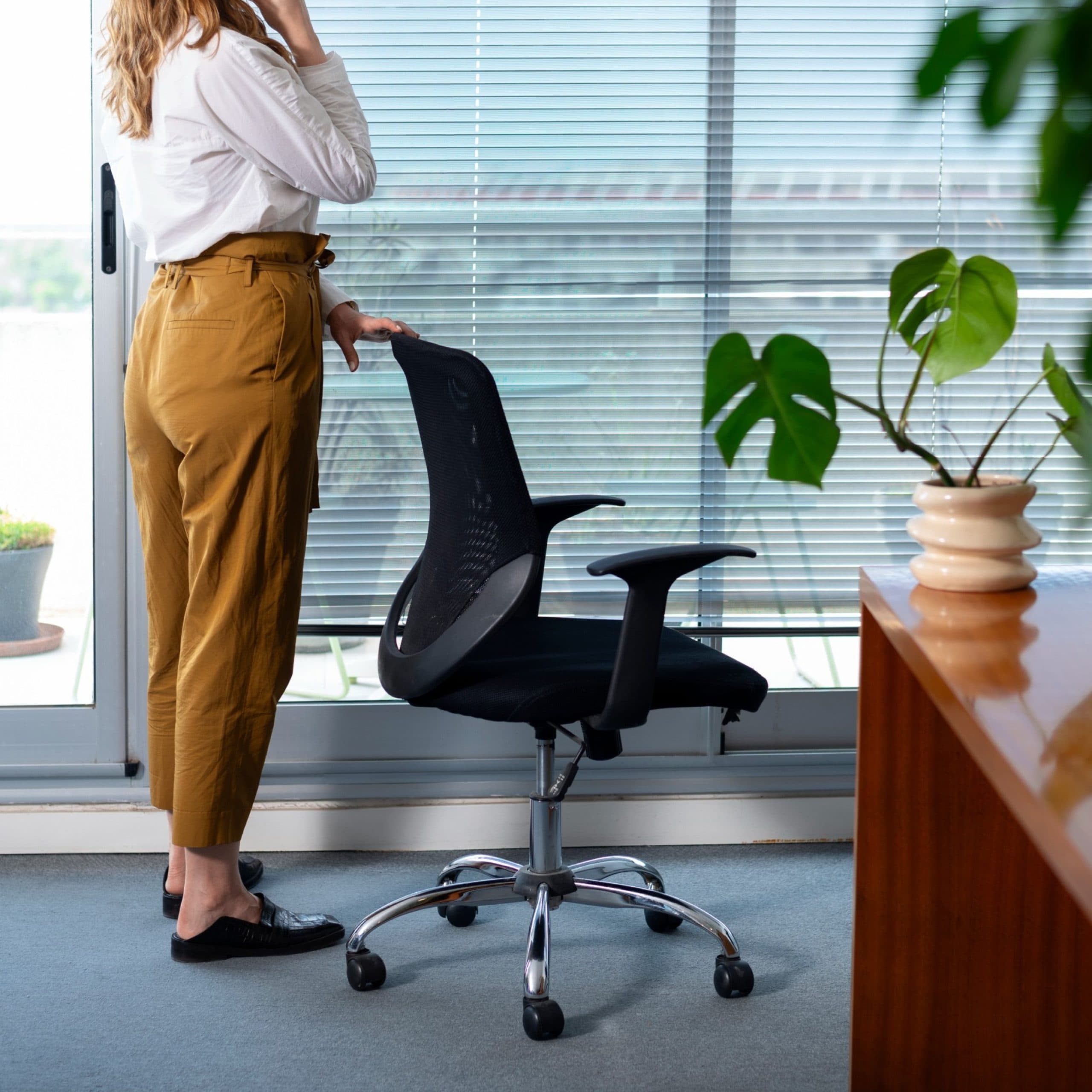 Choosing the Right Office Chair: A Complete Guide