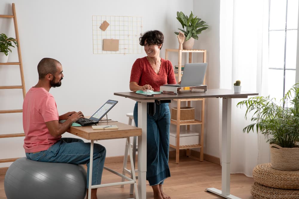 Height-Adjustable Desks vs. Fixed Desks: What You Need to Know