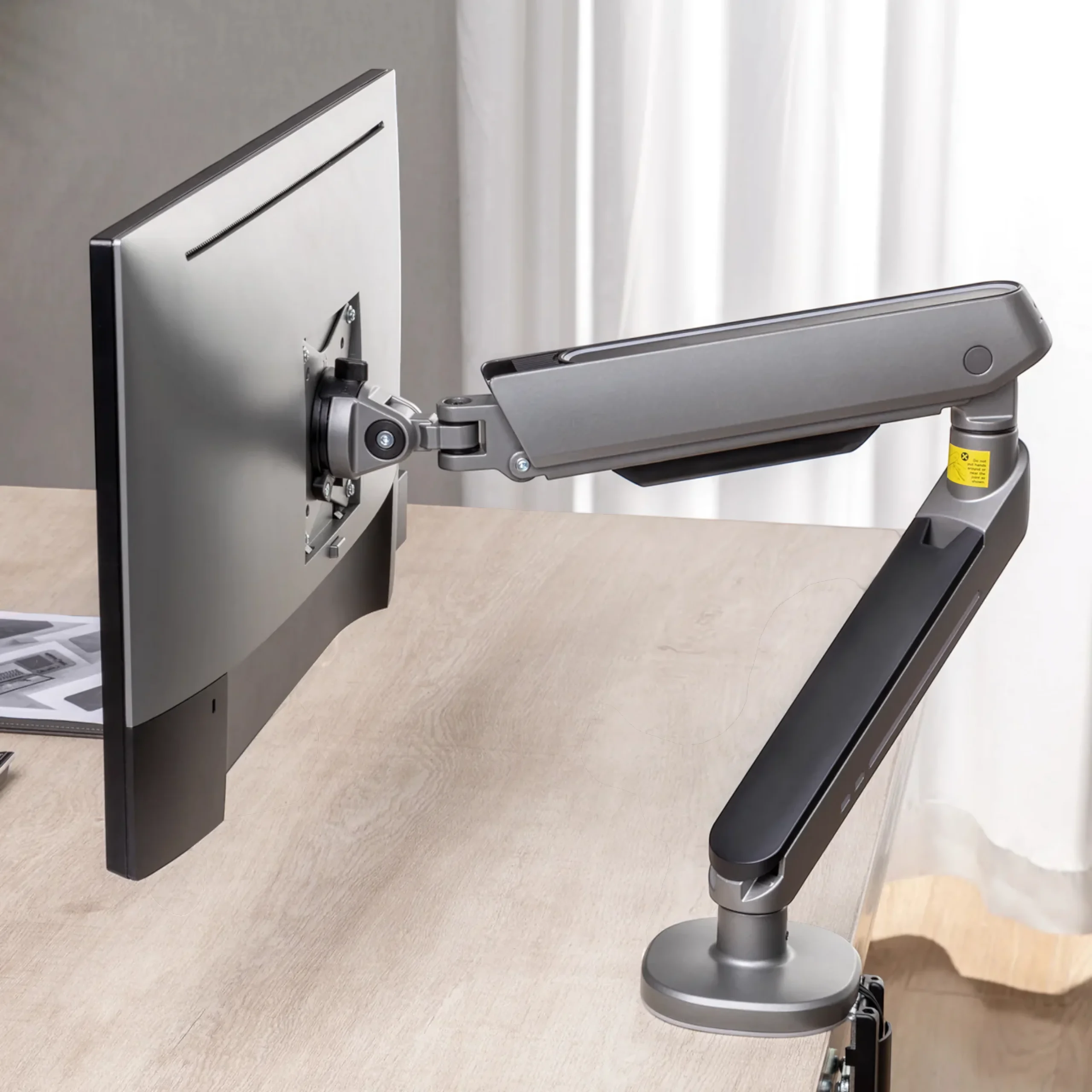 Navo® Control MonitorArm Single RGB Model XR3
