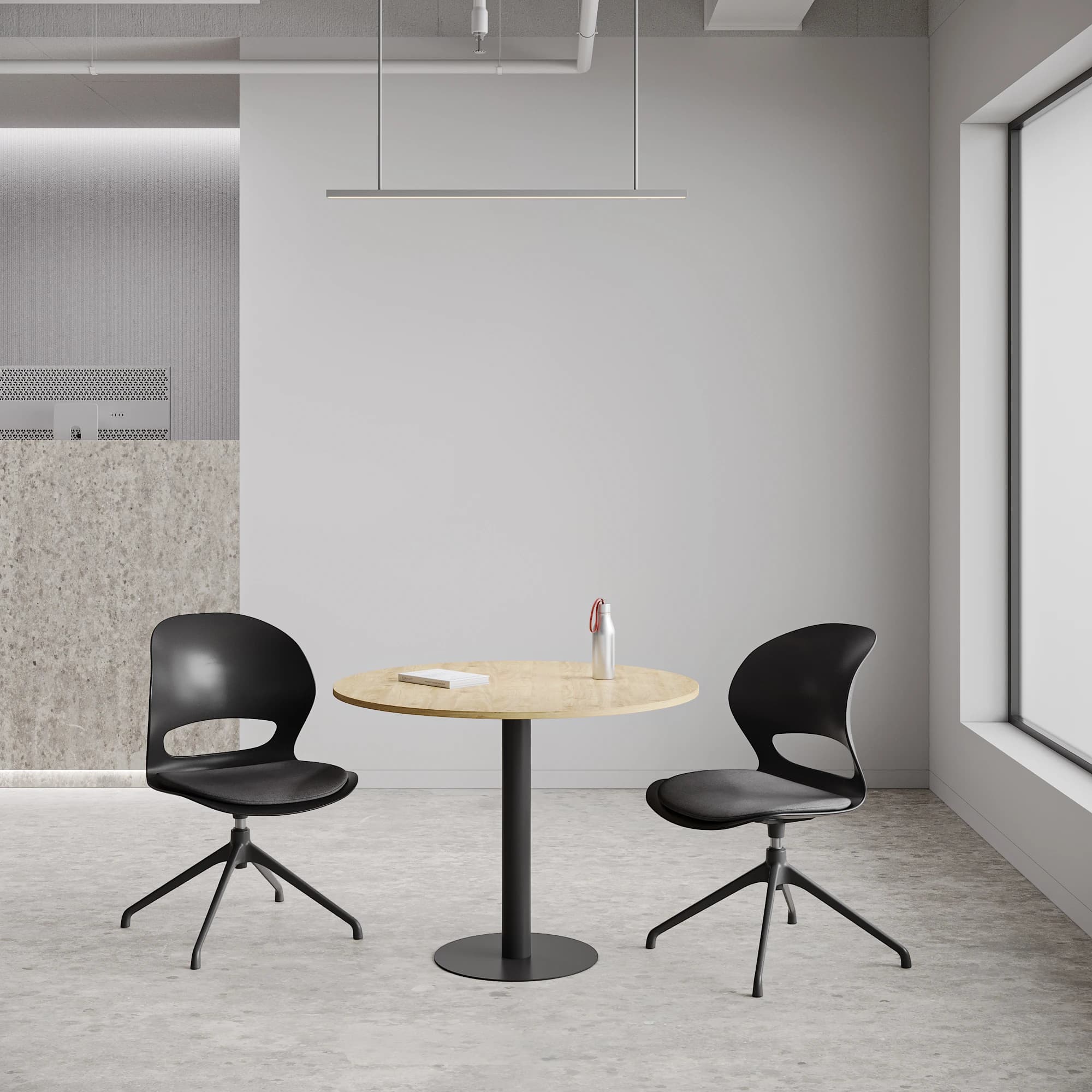 Round Meeting table Oak Top Black Leg