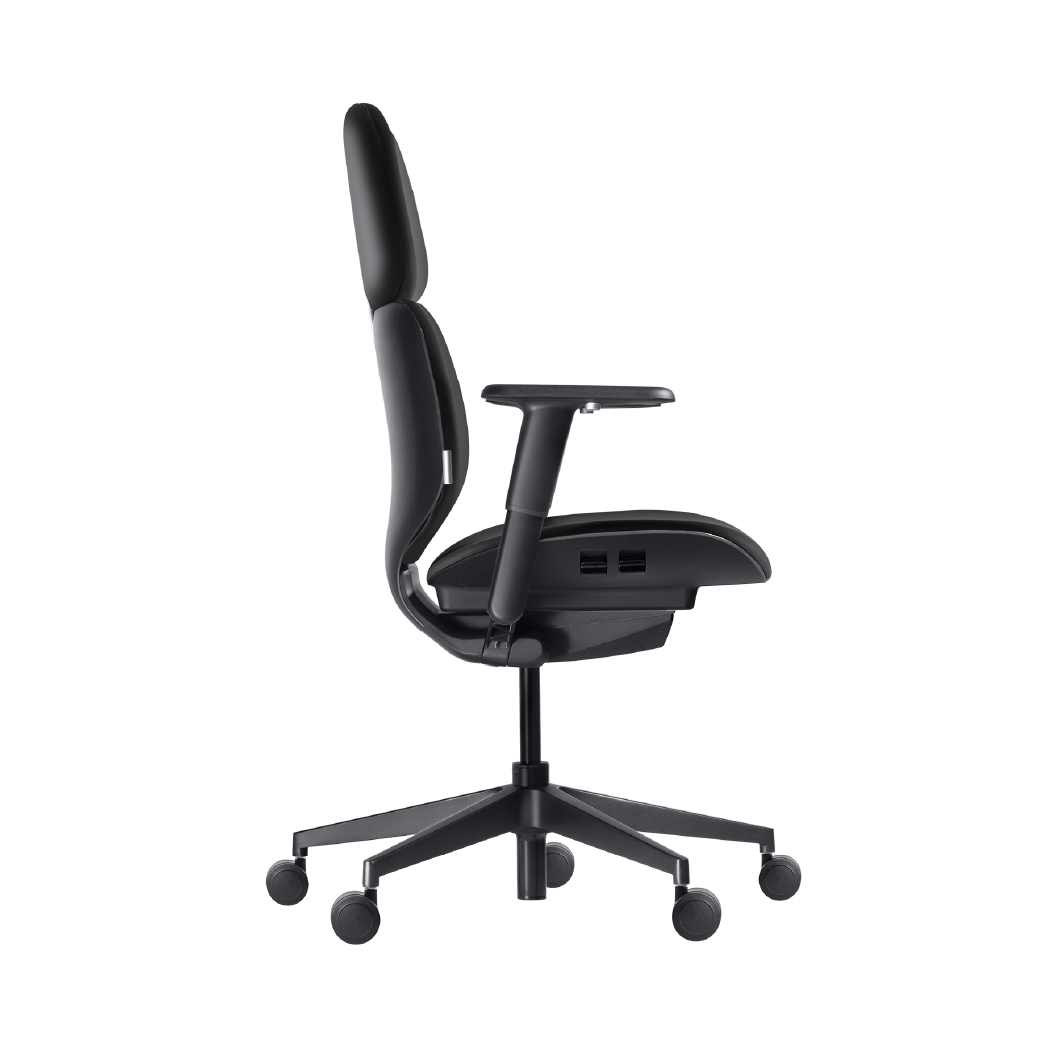 Atom Chair Black Cloudleather Low Back 1